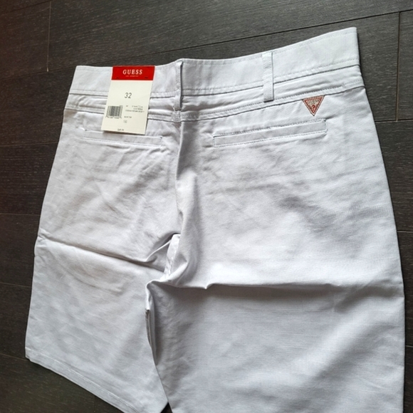 Guess ColeMan Textured Short - Picture 5 of 11